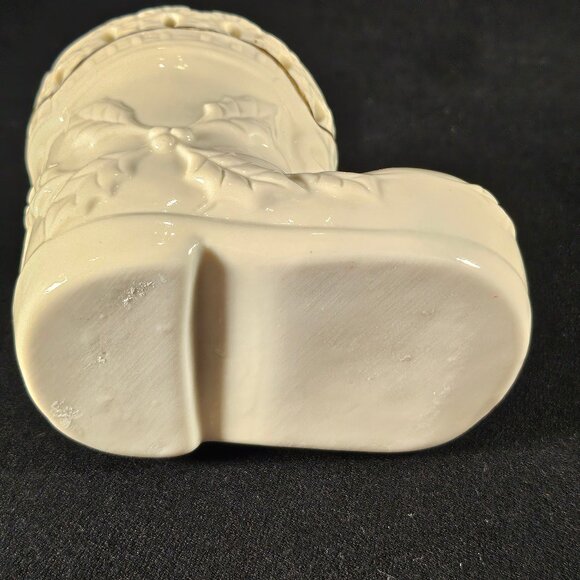 Rare: International Bazaar Porcelain Collectibles Holly. Mini White Santa Boot - Picture 6 of 10